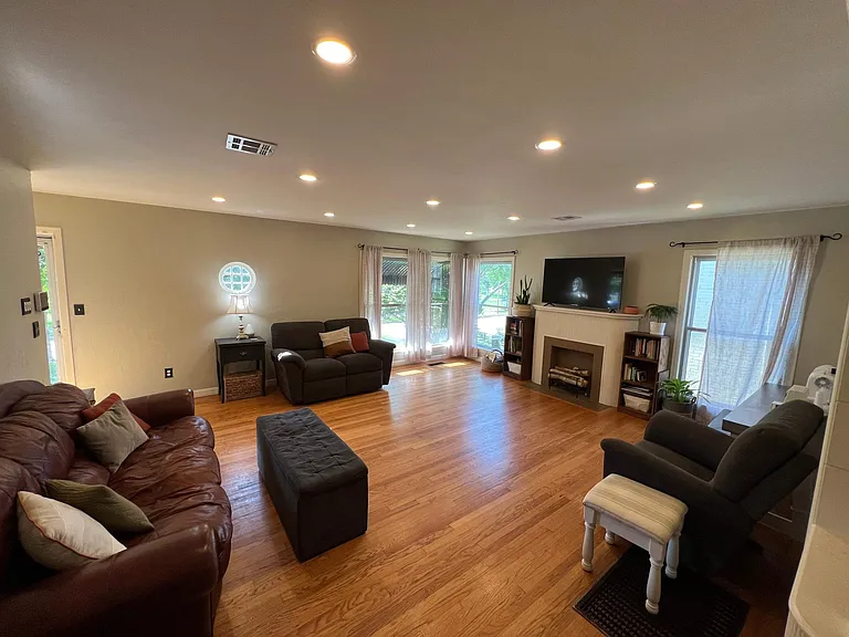 2620 Denniston Dr — Photo 10