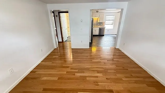 2 bed, 1.0 bath, 720 sqft, $2,400 — Photo 2