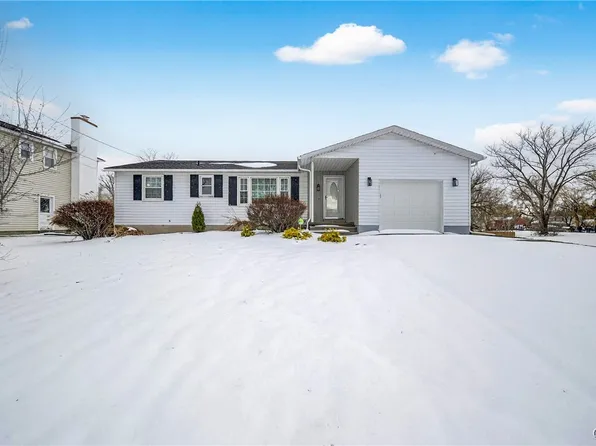 7939 Walnut Pl, Liverpool, NY 13090