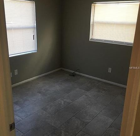4th image of 1104 Solana Ave