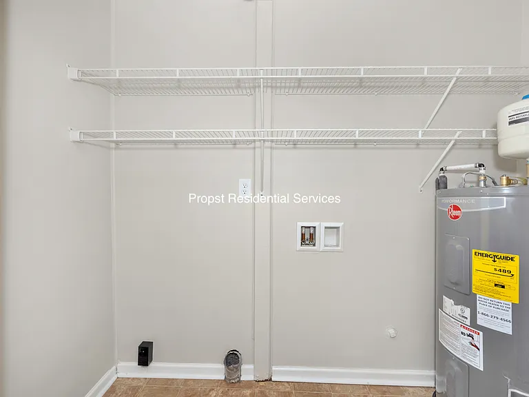 823 Stanhope Dr NE — Photo 17