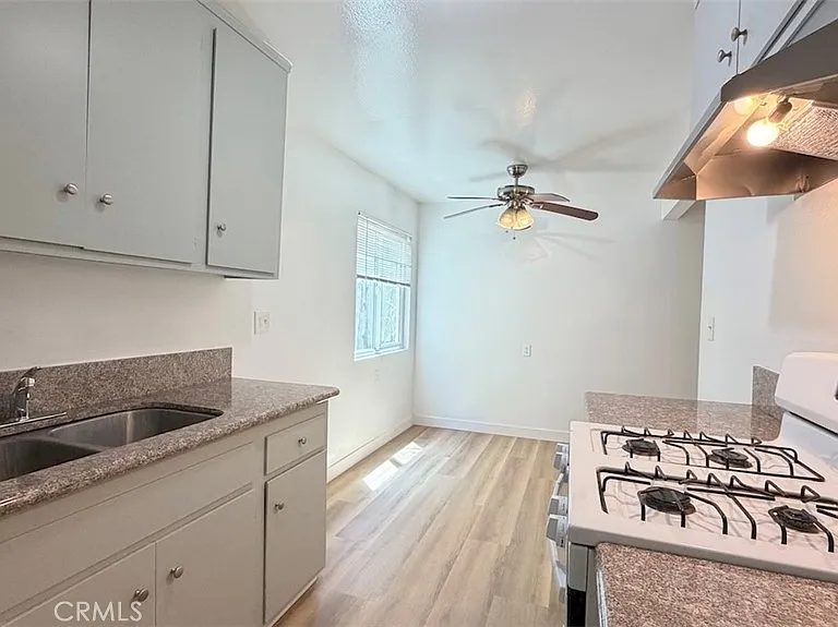 640 Ward St #2 — Photo 6