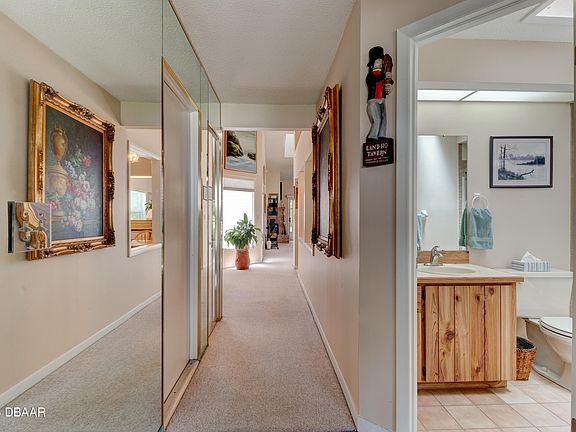 5th image of 932 Meadow View Dr APT D