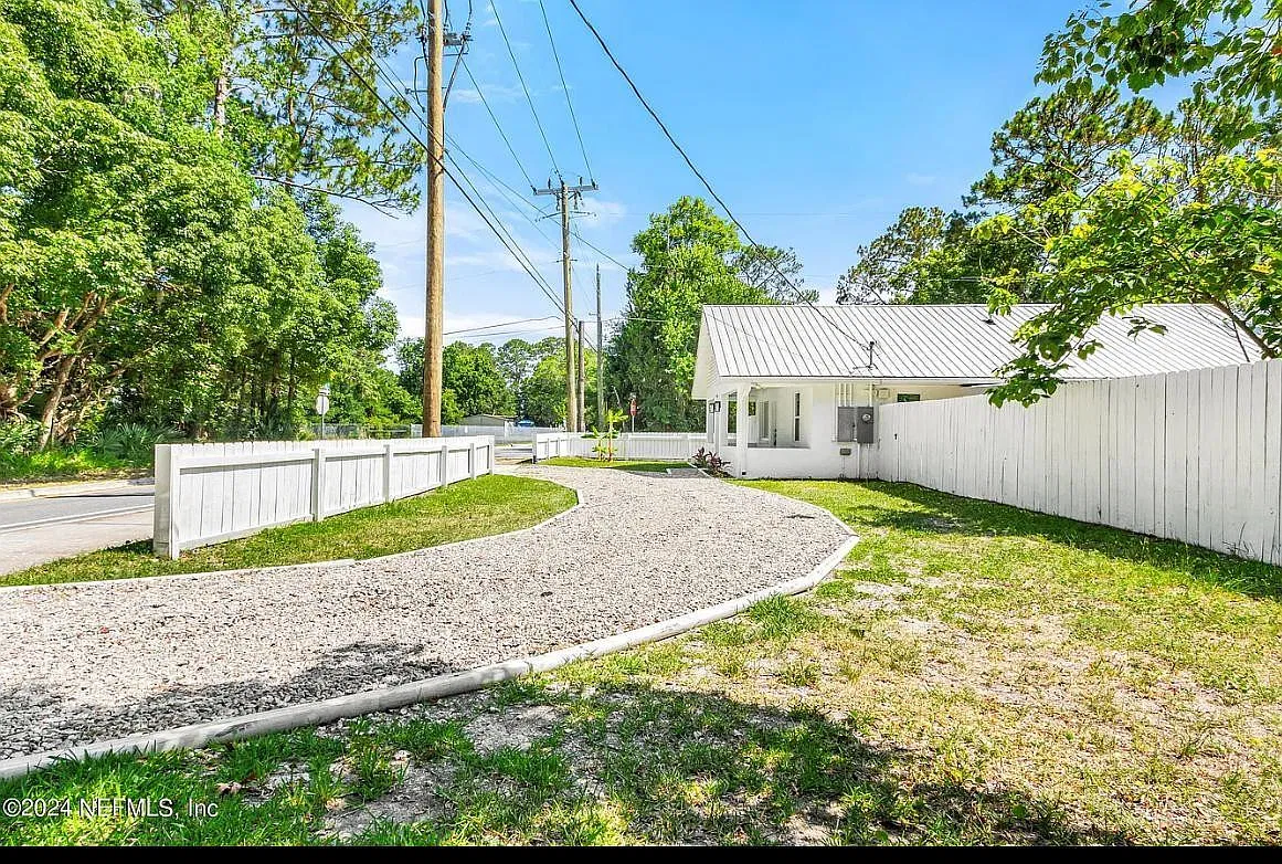 2 bed, 2.5 bath, 725 sqft, $2,000 — Photo 3