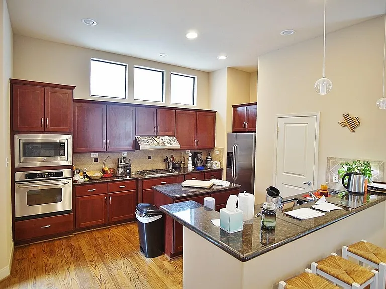 818 Lester St — Photo 11