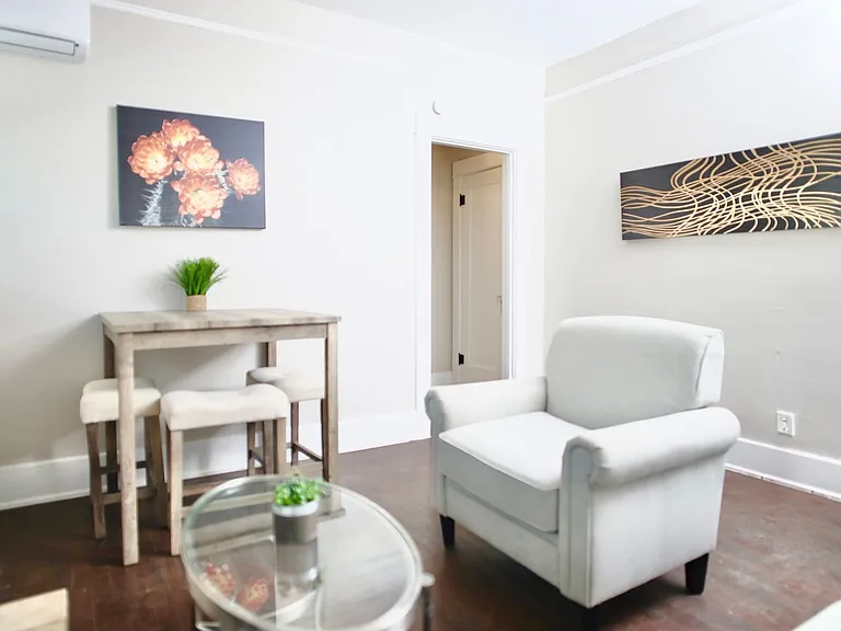 12 E University Blvd #18 — Photo 6