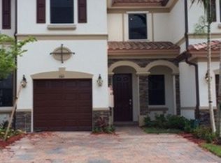 8995 W 33rd Ave, Hialeah, FL 33018