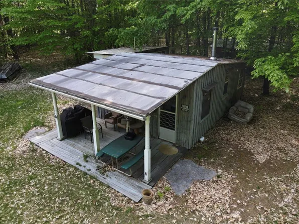 (undisclosed Address), North Rose, NY 14516