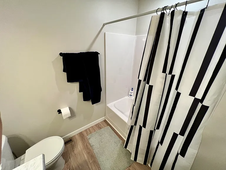 895 Thames Ct — Photo 39