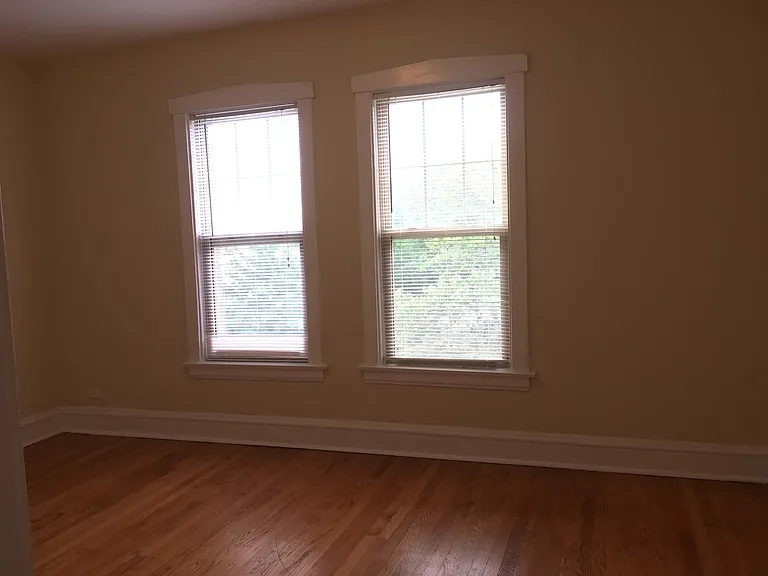 2337-43 W Rosemont Ave #6254-58 — Photo 6
