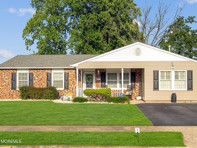 17 Evergreen Place, Howell, NJ, 07731
