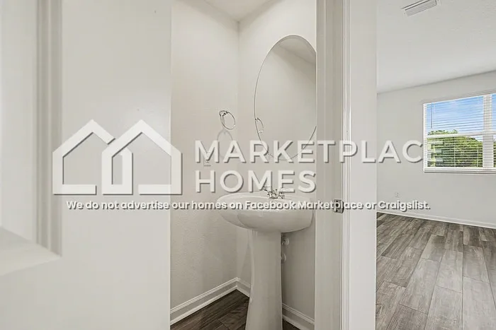 11890 Sylvia St — Photo 13
