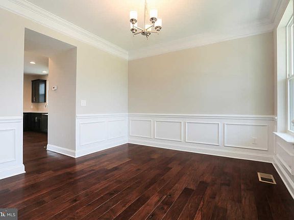 3rd image of 1626 Hudgins Farm Cir