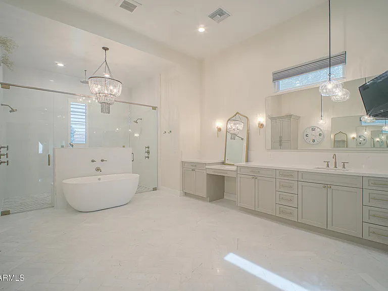 12424 E Victoria St — Photo 71