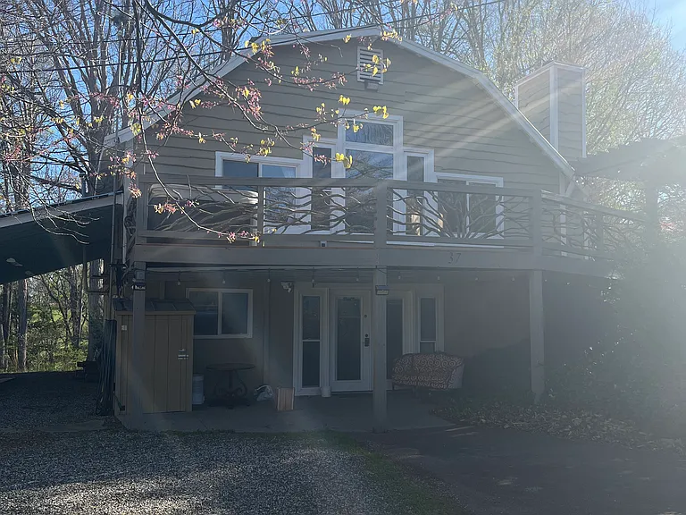 37 Oak Hall Dr #TOP — Photo 14