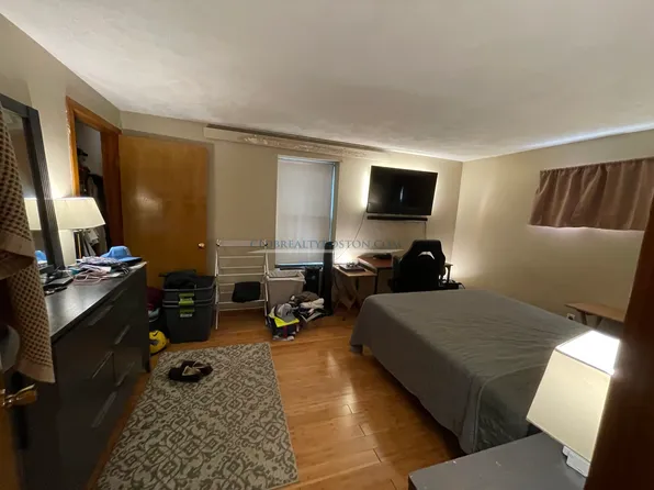 344 Market St APT 7, Brighton, MA 02135