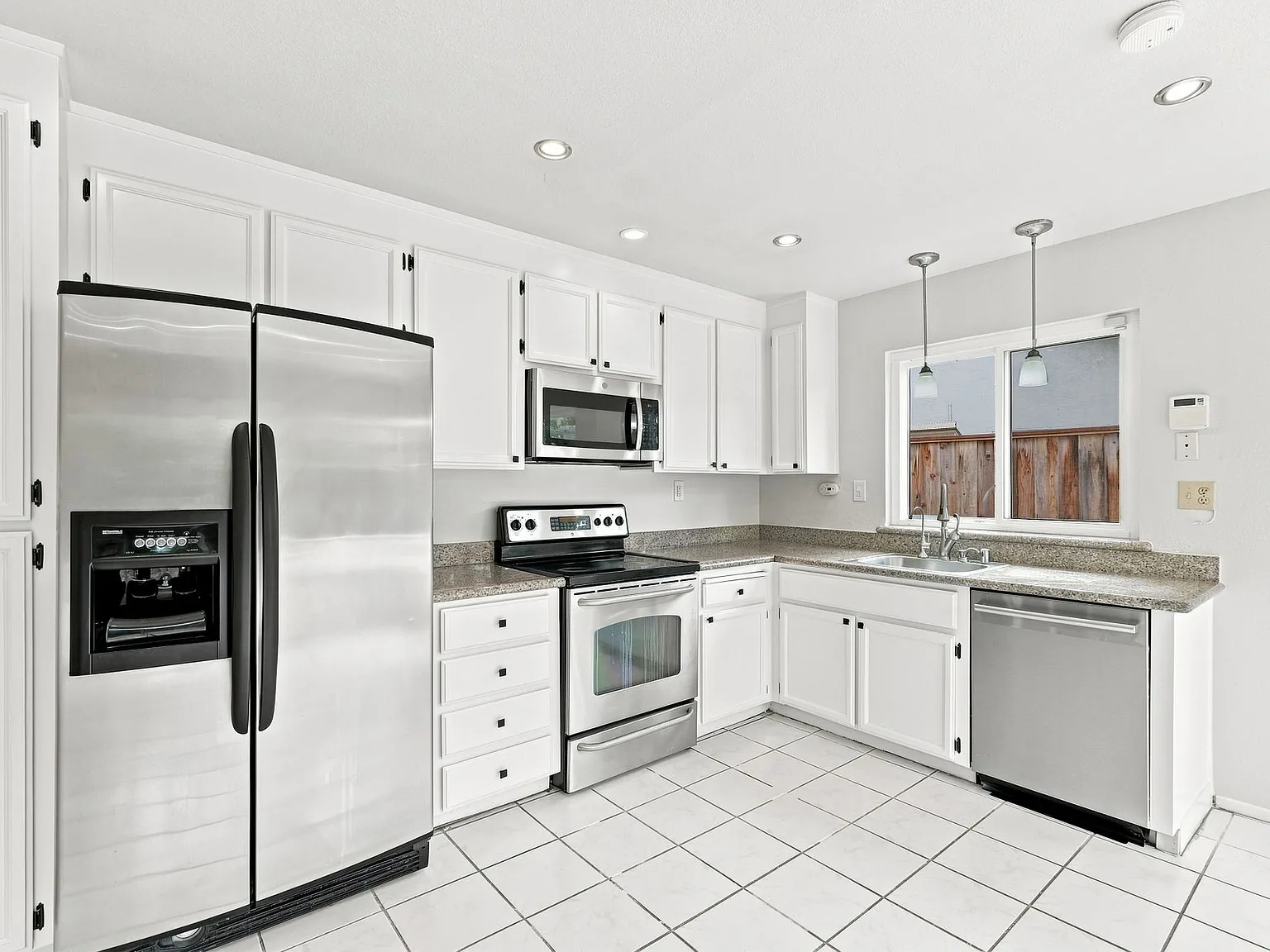 4 bed, 1496 sqft, $5,250 — Photo 4