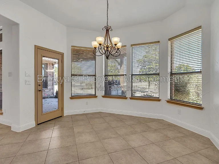 350 Pine Valley Dr — Photo 19