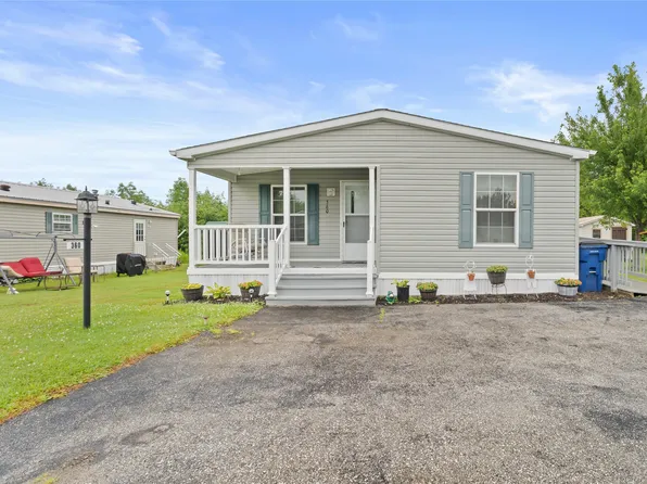 360 Snowbury St, Erie, PA 16509