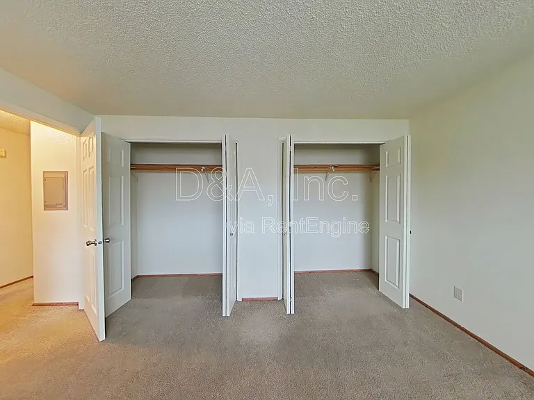 605 NW Kings Blvd #4 — Photo 6