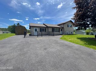 32 2nd St, Honesdale, PA 18405