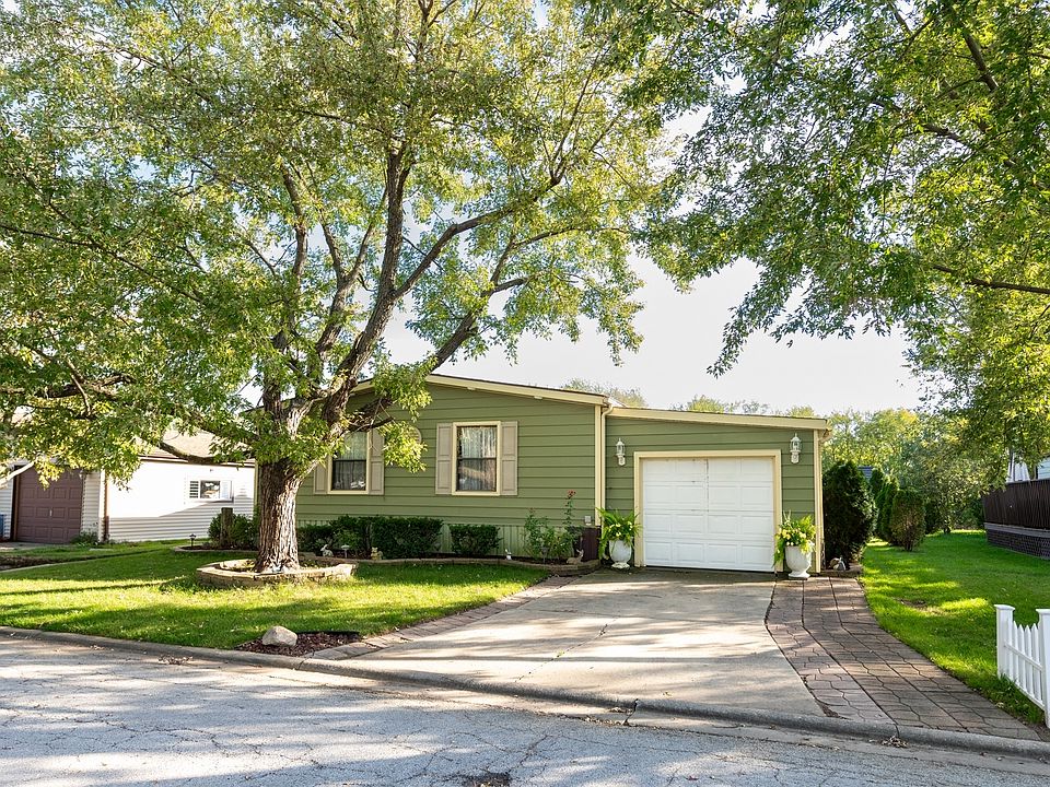 1st image of 261 Blackthorn Rd