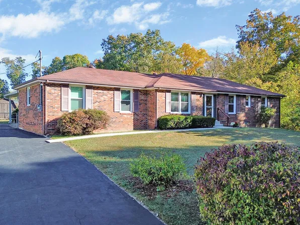 1680 New Hope Dr, Cookeville, TN 38506