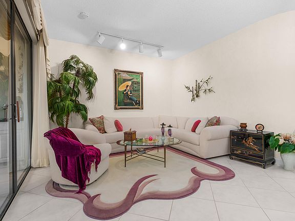 5th image of 7546 La Paz Blvd #405