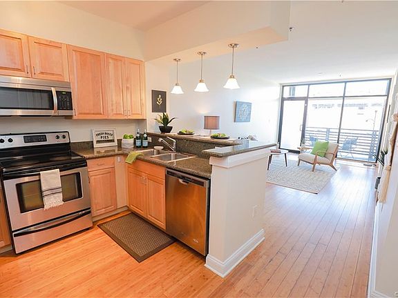 5th image of 1333 W Broad St #U310