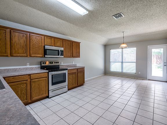 4th image of 9936 Carter Dr