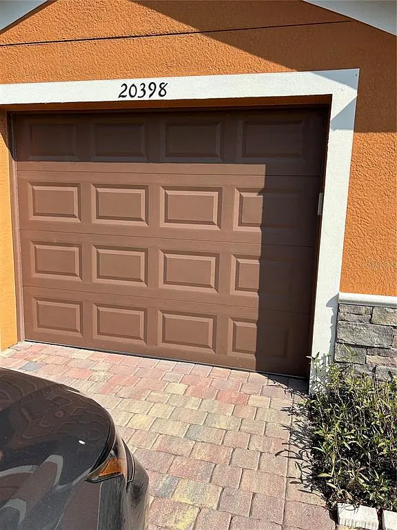 Photo 2 of 40 - 20398 Lagente Cir - Venice, FL Building Photo - 20398 Lagente Cir
