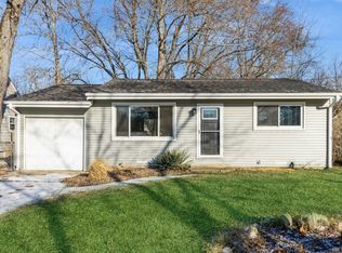 1002 Bloner Pkwy, Fox River Grove, IL 60021