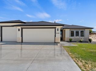 2426 S Hurd Ave, Nampa, ID 83686