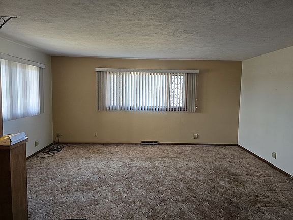 3rd image of 401 S 4th St