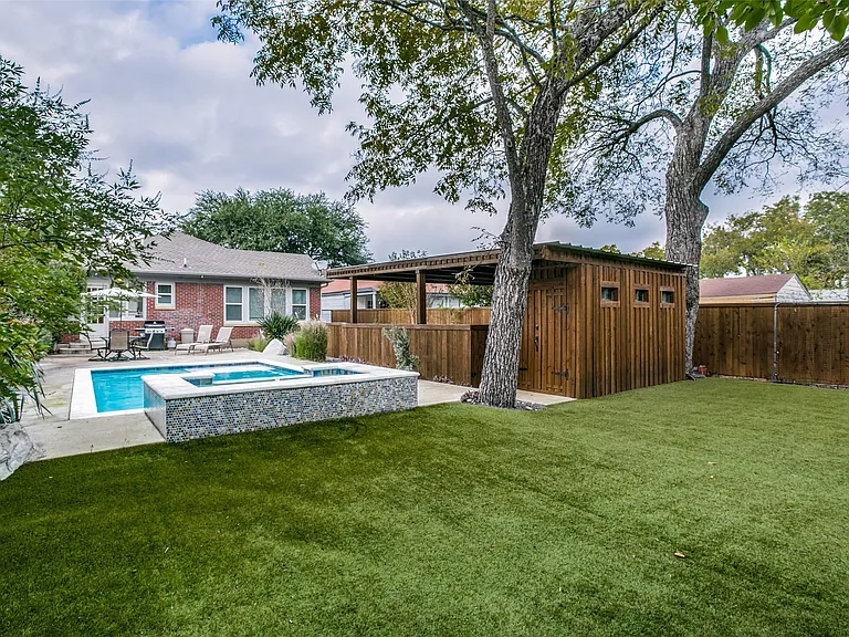 6210 Victor St — Photo 17