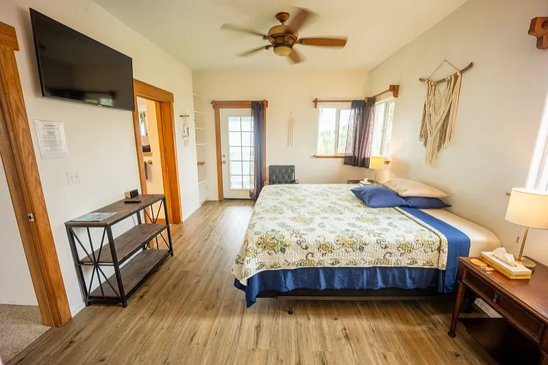 1 bed, 2000 sqft, $2,000 — Photo 2