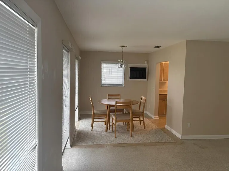 213 NE Prima Vista Blvd — Photo 5