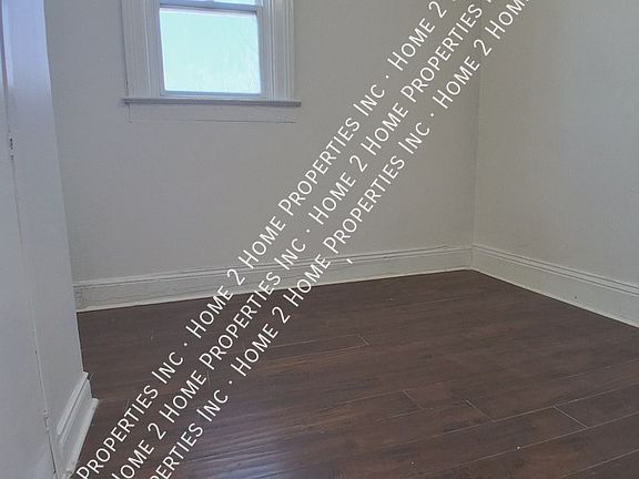 4th image of 261 Curry Ave