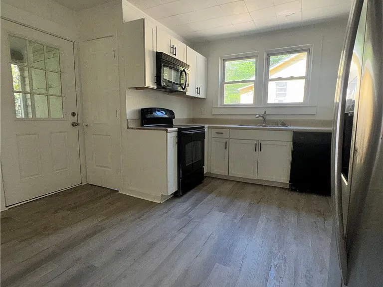 6 Riverside St — Photo 8