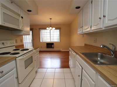9 Derby Ct #9, Brookfield, CT, 06804
