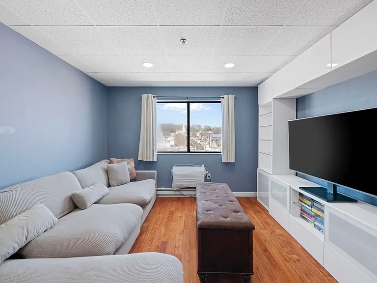 64 Foster St #403 — Photo 8