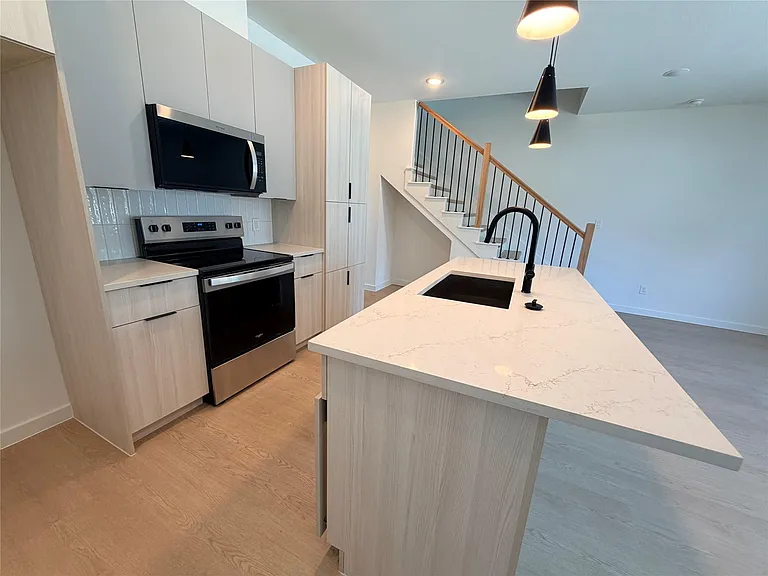 1031 N Lane Cir #B — Photo 10