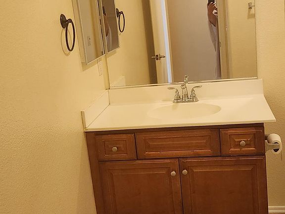 4th image of 15904 Lasselle St Unit B