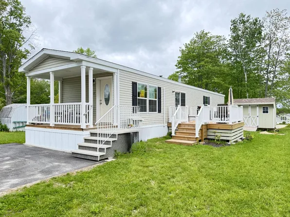 17 Bickford Dr, Lisbon, ME 04252