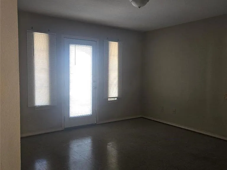 3001 Daffodil Ave #7 — Photo 6