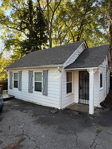 1147 United Ave SE #C Photo 1