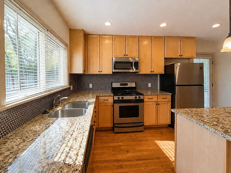 4406 Bennett Ave #A — Photo 14