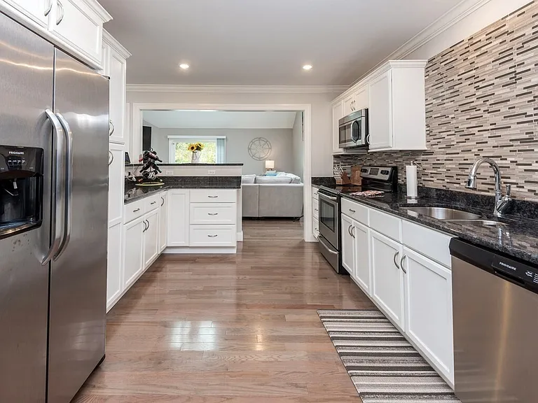 19 Stratford Village Dr #19 — Photo 8