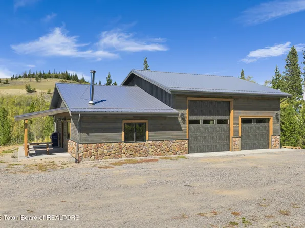 4 Fir Rd, Dubois, WY 82513