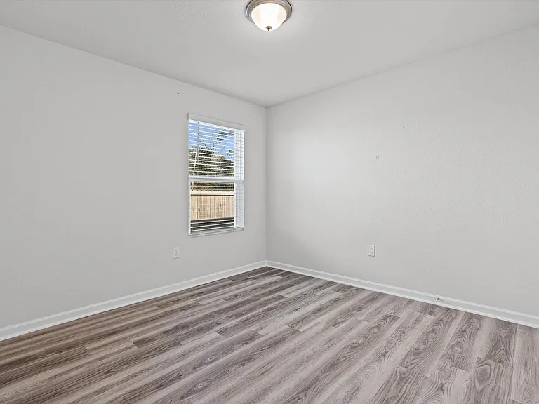 13581 Paris Cir — Photo 17